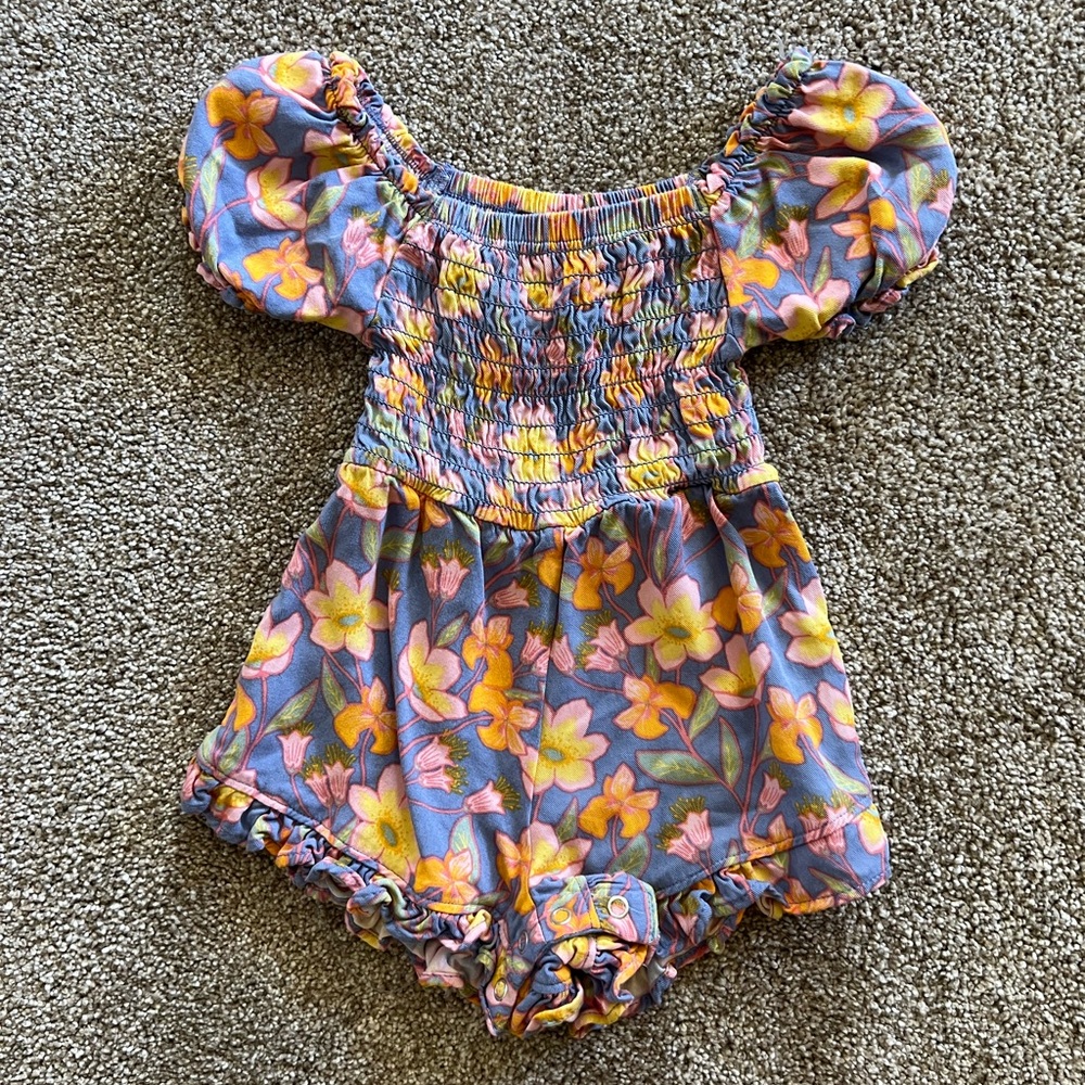 Infant Girls Vince Camuto Floral Romper 6/9m
